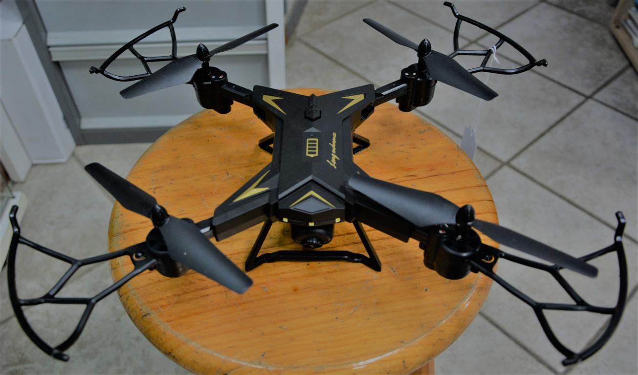 drone-jeu-camera-embarquee-commande-portable-accessoires